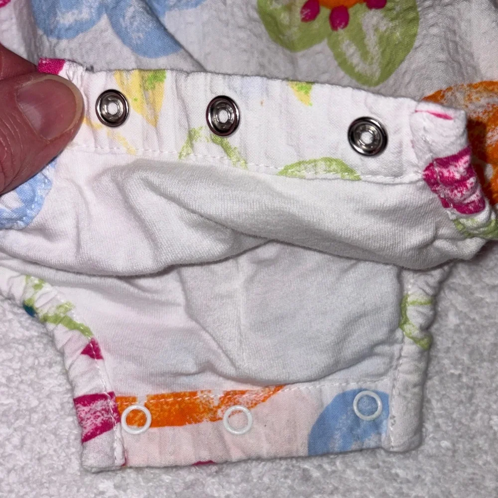 GAP White Baby Bubble Romper Sunsuit multi color Floral Print ruffles 6/12m